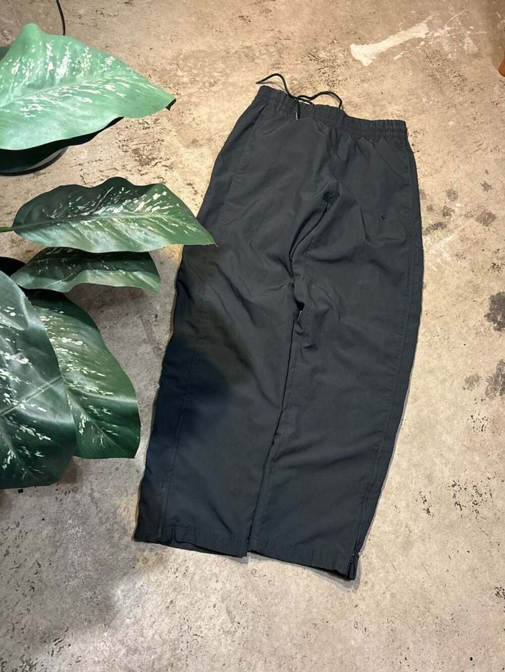 Nike Men's Black Woven Track Pants Size M